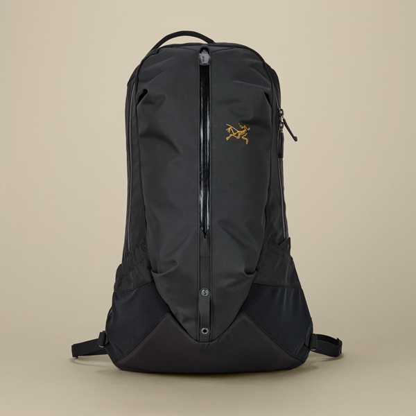 아크테릭스[ARCTERYX] FW26 아로 22 백팩 / ABQFU10706 (당일발송)
